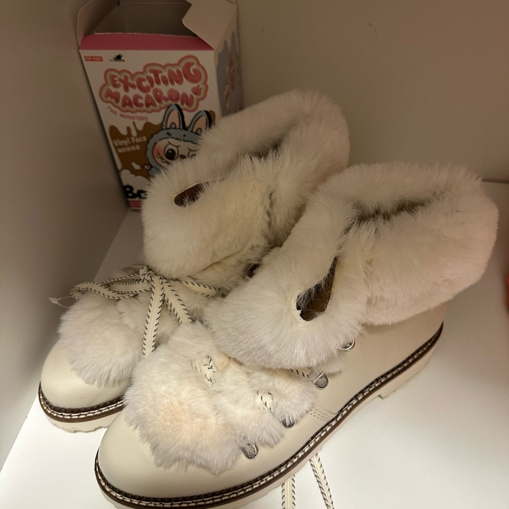 Elegant Cream Fur-Trimmed Women's Boots